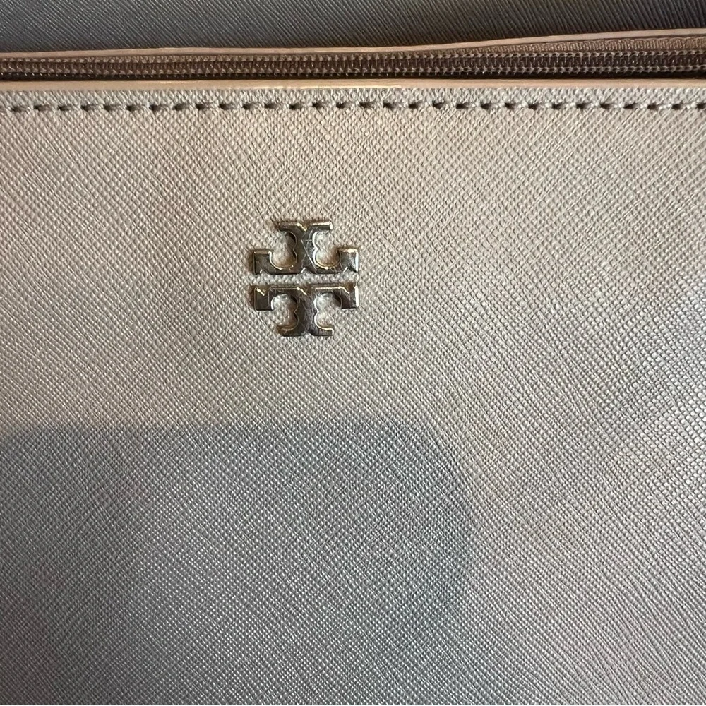 Tory Burch Emerson Carryall Bag - Tan